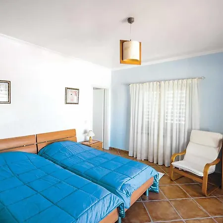 Sleeps 6 With Pool Air Con And Wifi *