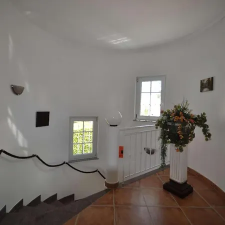Sleeps 6 With Pool Air Con And Wifi *