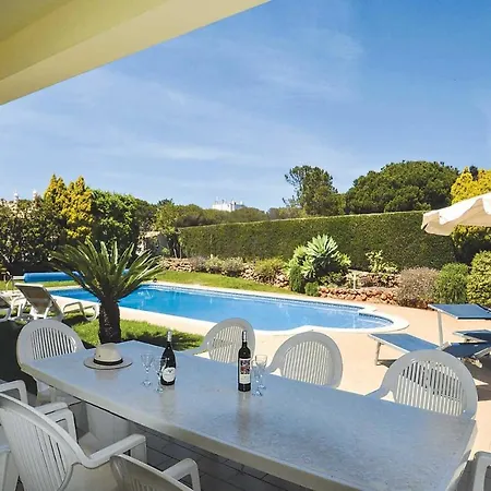 Sleeps 6 With Pool Air Con And Wifi