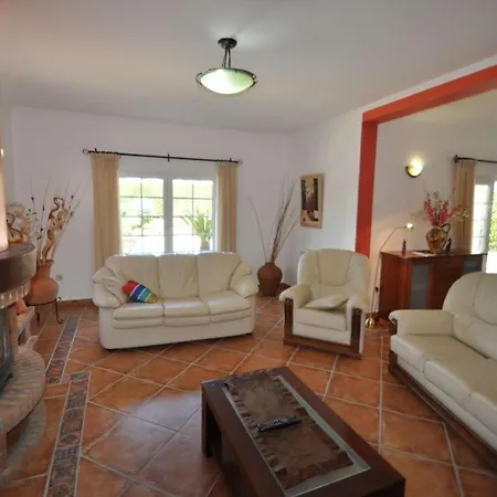 Sleeps 6 With Pool Air Con And Wifi Villa *