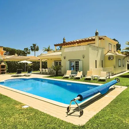 Sleeps 6 With Pool Air Con And Wifi