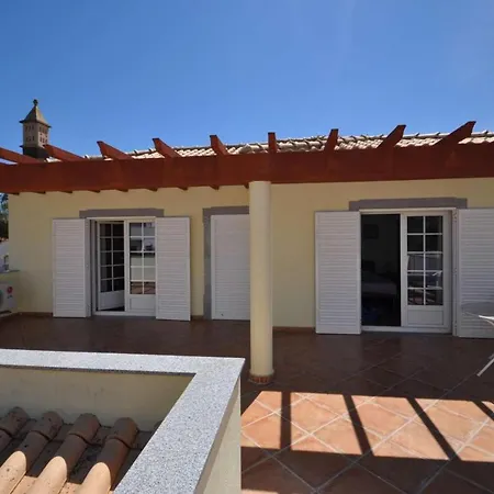 Villa Sleeps 6 With Pool Air Con And Wifi *
