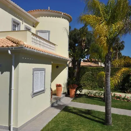 Villa Sleeps 6 With Pool Air Con And Wifi *